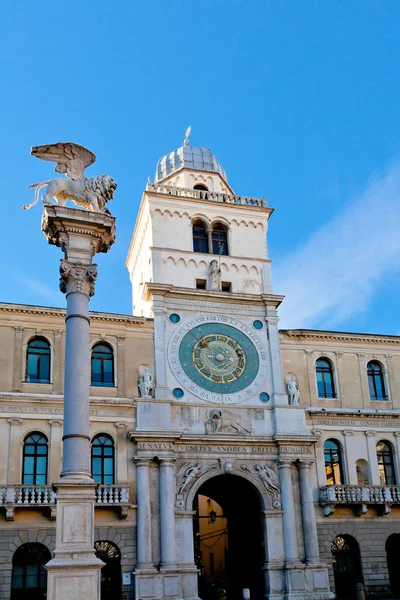Column and clock tower of Palazzo del Capitanio in Padua, — Stock Photo, Image