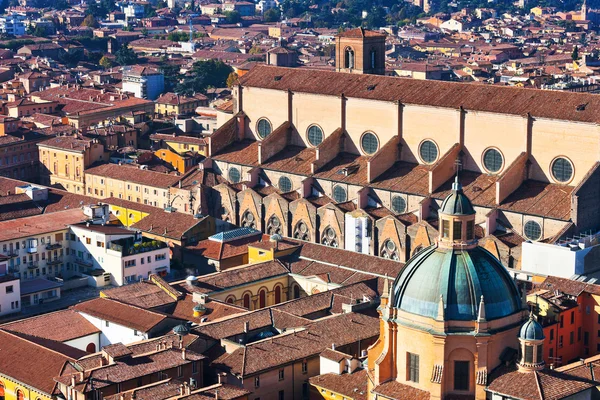 Powyżej widok na bazylikę san petronio w Bolonii — Zdjęcie stockowe