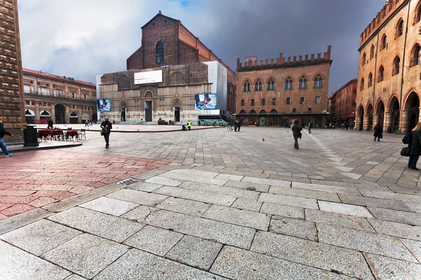 Piazza Maggiore with Palazzo dei Banchi and Basilica di San Petr — Stock Photo, Image