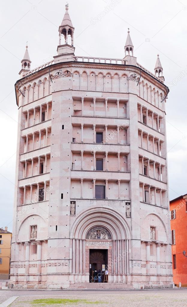 Baptistery on Piazza del Duomo, Parma