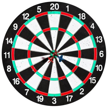 dart tahtası ile üç oklar kullanılır.