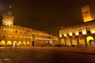 Piazza Maggiore'ye accursio Sarayı ve palazzo del podest ile
