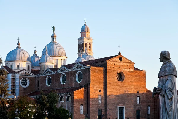 basilica of santa giustina, padua görünümünü