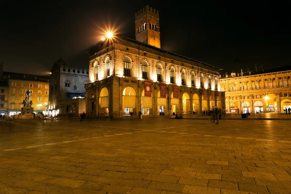 Piazza Maggiore em Bolonha à noite — Fotografia de Stock