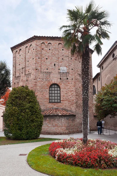 Baptisterium van neonian in ravenna, Italië — Stockfoto