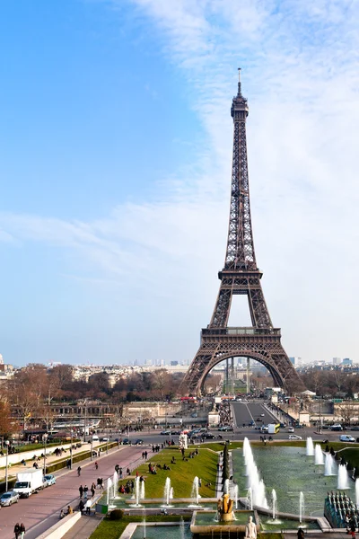 Panoramautsikt över Eiffeltornet i Paris — Stockfoto