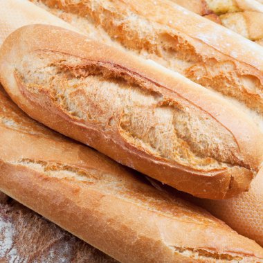 pişmiş somun ekmek