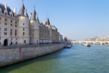 Paris Conciergerie Sarayı