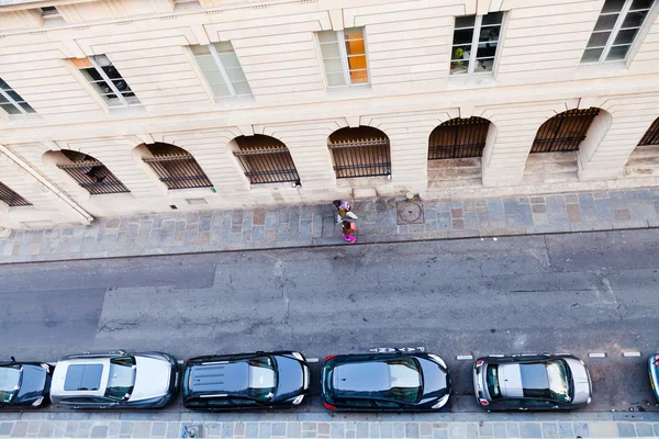 Parkering bilar i paris — Stockfoto