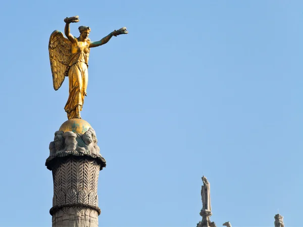 Columna de la Victoria en la Place du Chatelet —  Fotos de Stock