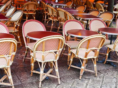 baston-paris kafe sandalye