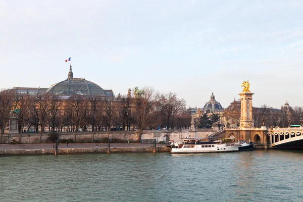 Pont Alexandre Iii és a Grand Palais, Párizs — Stock Fotó