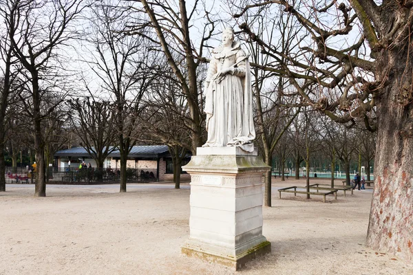 Standbeeld Franse koningin in Parijs — Stockfoto