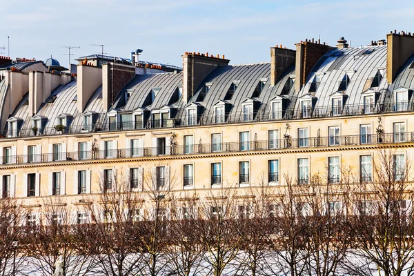 Paris urban building on Rue de Rivoli — Stock Photo, Image