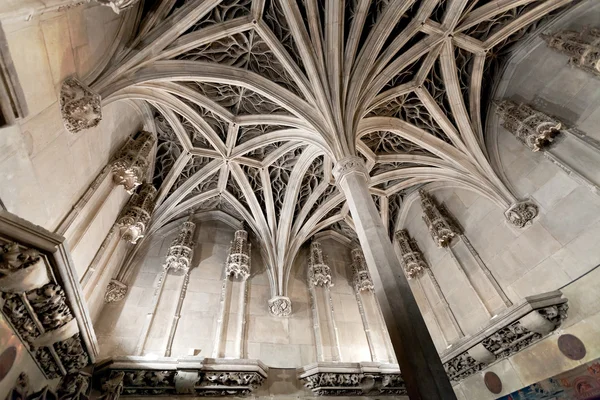 Arch ceiling of medieval chapel — Stock Photo, Image