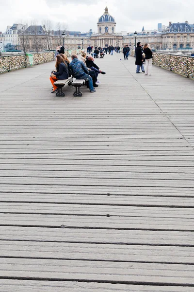 Hölzerne Brücke der Künste in Paris — Stockfoto