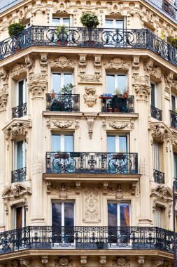 paris binası
