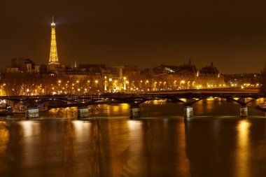 Geceleri Paris Pont des arts