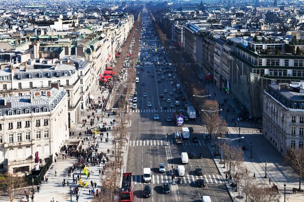 Fenti kilátás utakat des Champs Élysées-ban Párizsban — Stock Fotó