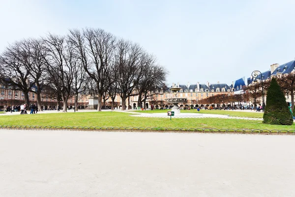 Place Des Vosges in Paris — Stock Photo, Image