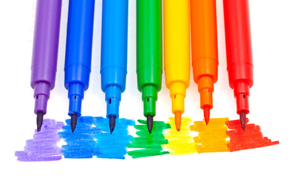 rainbow color felt pens