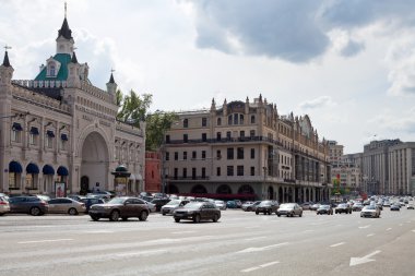 Moskova Merkezi - teatralny proezd avenue