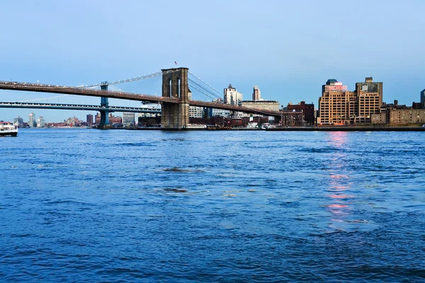 Brooklyn Bridge in New York at evening — Stock Photo, Image