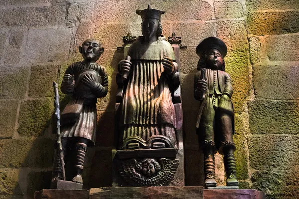 Sculpture dans la cathédrale de Treguier, France — Photo