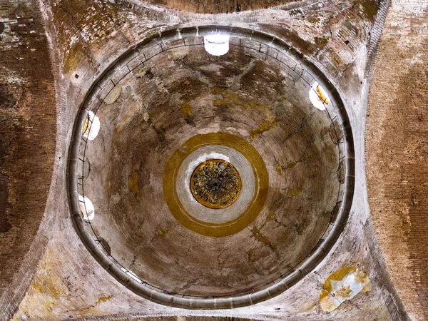 Θόλο της εκκλησίας της santa ΕΙΡΗΝΗ στην Κωνσταντινούπολη — Φωτογραφία Αρχείου
