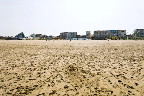 Bâtiments de villégiature sur la plage de sable au Touquet — Photo