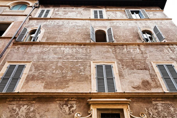 Casa medievale decorata a Roma, Italia — Foto Stock