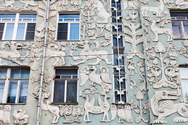 Casa antigua decorada en Moscú, Rusia — Foto de Stock
