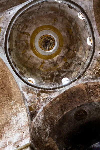 Istanbul'da aya irine kilisesi Kilisesi'nin kubbe — Stok fotoğraf