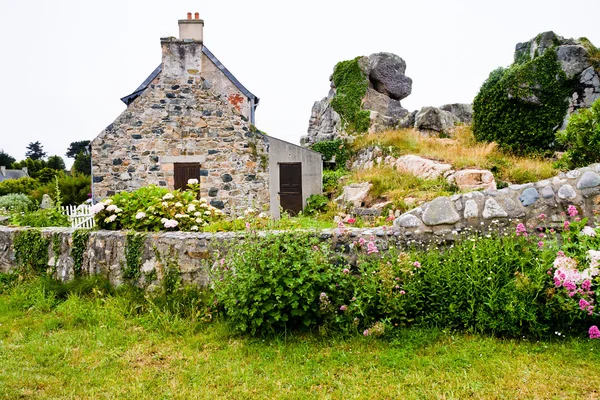 Brittany geleneksel tarzı evi — Stok fotoğraf