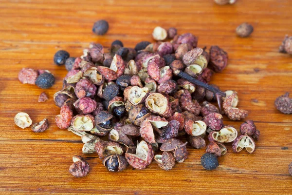 Dried pods of Sichuan peper — Stock Photo, Image