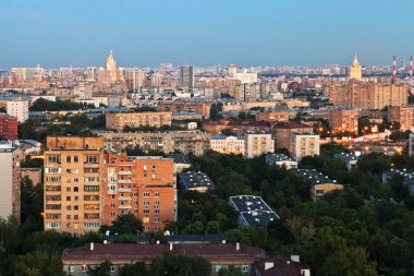 Şehir yaz akşamları