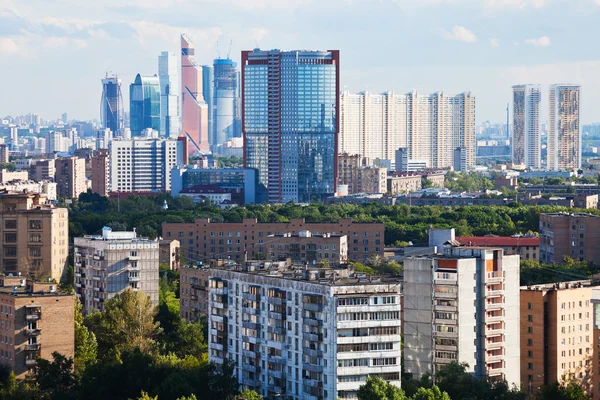 Eski ve yeni kent mahalleleri — Stok fotoğraf