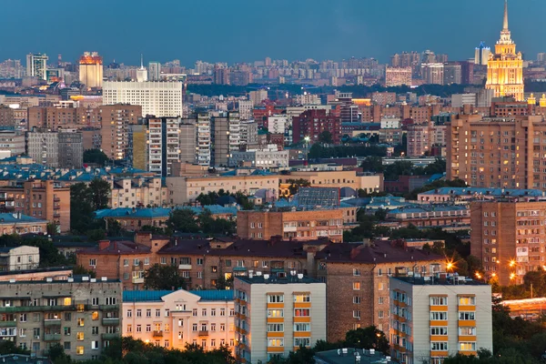 Panoramę miasta o zmierzchu — Zdjęcie stockowe