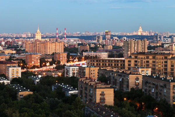 Moskauer Stadt im Sommerabend — Stockfoto