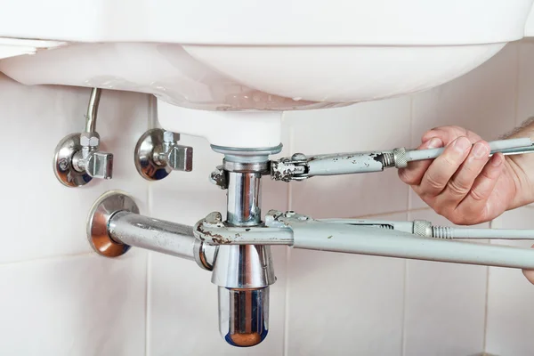 Repairing sink drain — Stock Photo, Image