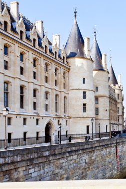 Paris Conciergerie Sarayı