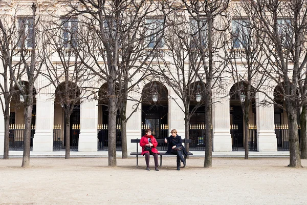 Palais royal garden i paris — Stockfoto