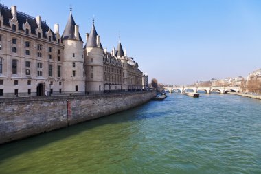 Paris Conciergerie Sarayı