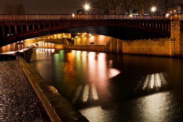 Bridge and Seine river at night, Paris — Stock Photo, Image