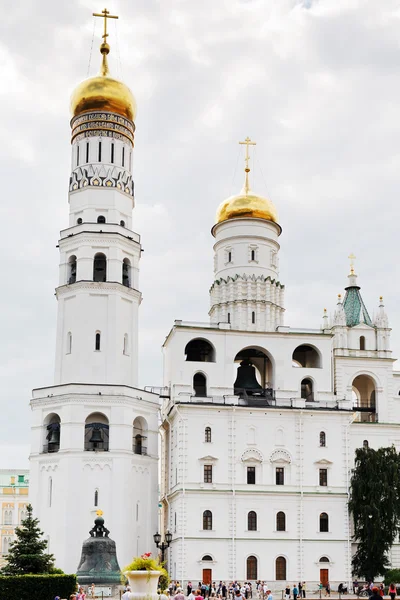 Колокольня Ивана Великого и Успенская колокольня — стоковое фото