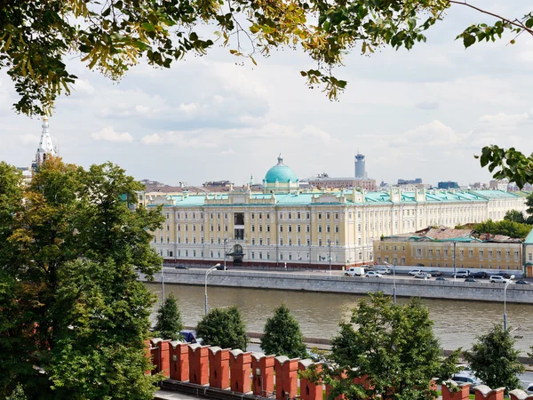 Utsikt över Moskvafloden från Moskva Kreml — Stockfoto