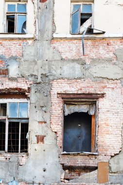 yeniden oluşturulan ev