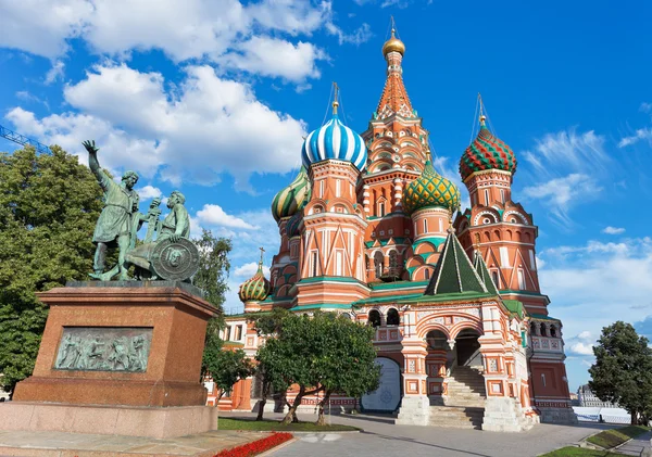 Catedral de San Basilio en Moscú, Rusia — Foto de Stock