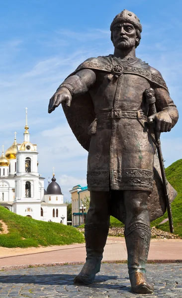 Yury Dolgoruky Monument near Dmitrov Kremlin — Stock Photo, Image