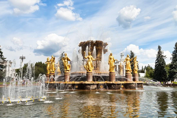 Fountain Friendship of Nations at VVC in Moscow — Stock Photo, Image